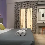 Elena's Hotel 2*